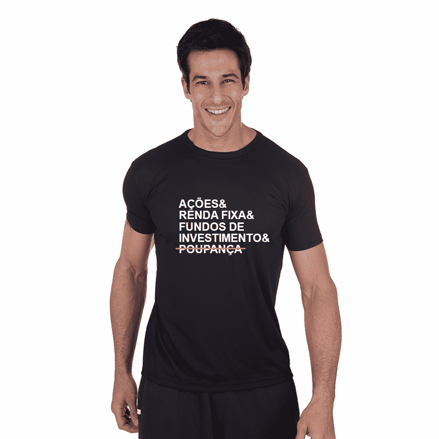 Homem vestindo camiseta personalizada XP Store